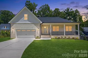 825 Breezewood Dr, Charlotte, NC 28262 - Photo 1