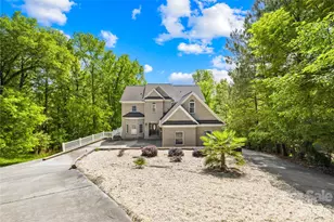 569 Living Waters Dr, Great Falls, SC 29055 - Photo 2