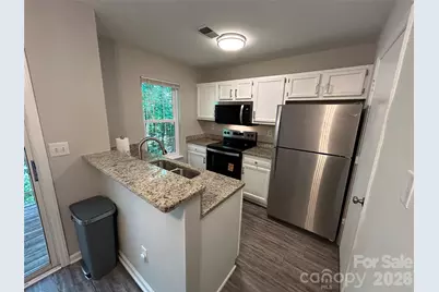 6466 Windsor Gate Lane, Charlotte, NC 28215 - Photo 10