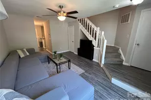 6466 Windsor Gate Ln, Charlotte, NC 28215 - Photo 6