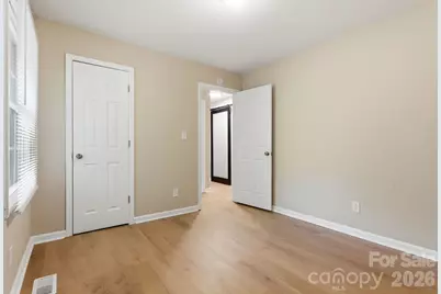 364 Leafmore Drive, Charlotte, NC 28213 - Photo 18