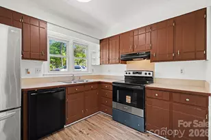 3601 Cross Winds Rd, Charlotte, NC 28227 - Photo 6