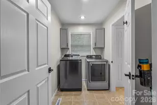 570 Pleasant View Dr, Marion, NC 28752 - Photo 16