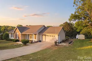 3842 Serenity Dr, Hickory, NC 28602 - Photo 1