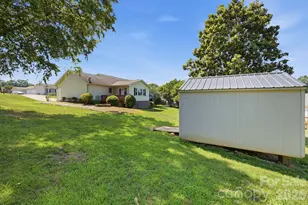 3842 Serenity Dr, Hickory, NC 28602 - Photo 6