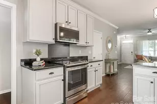 7118 Blakeney Greens Blvd, Charlotte, NC 28277 - Photo 10