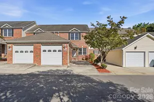 4322 Laurel Hill Ln, Charlotte, NC 28217 - Photo 2