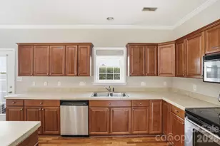 4322 Laurel Hill Ln, Charlotte, NC 28217 - Photo 12