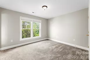 6953 Misty Pine Ln, Charlotte, NC 28217 - Photo 8