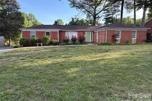 622 S Carolina Ave, Statesville, NC 28677 - Photo 1