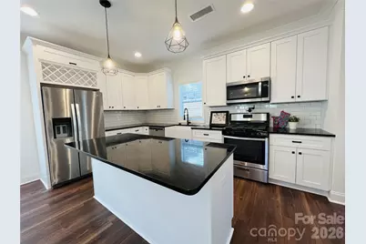 8514 Sharonbrook Drive, Charlotte, NC 28210 - Photo 4