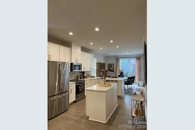 404 Spearfield Lane, Charlotte, NC 28205 - Photo 2