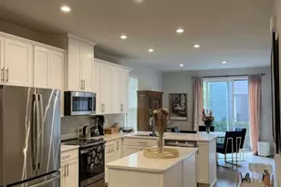 404 Spearfield Ln, Charlotte, NC 28205 - Photo 2