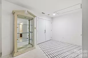 3423 Tinkerbell Ln, Charlotte, NC 28210 - Photo 2
