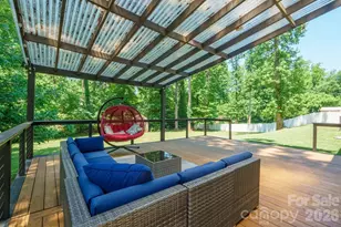 9027 Leah Meadow Ln, Charlotte, NC 28227 - Photo 4