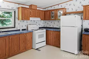 25 Glenn Lance Ln, Fairview, NC 28730 - Photo 8