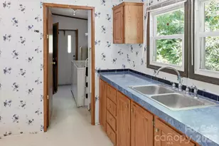 25 Glenn Lance Ln, Fairview, NC 28730 - Photo 6
