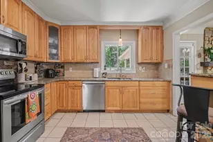 6641 Brookmeade Dr, Charlotte, NC 28226 - Photo 12