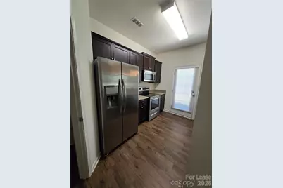 9138 Bradstreet Commons Way, Charlotte, NC 28215 - Photo 4