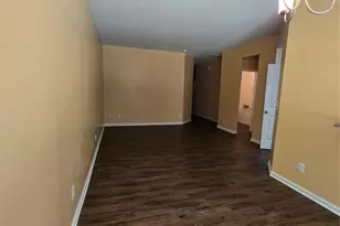 9138 Bradstreet Commons Way, Charlotte, NC 28215 - Photo 2
