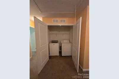 9138 Bradstreet Commons Way, Charlotte, NC 28215 - Photo 8