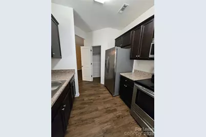 9138 Bradstreet Commons Way, Charlotte, NC 28215 - Photo 6