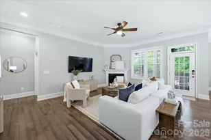 1103 N Sharon Amity Rd, Charlotte, NC 28211 - Photo 10
