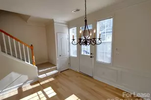 8606 Beaver Creek Dr, Charlotte, NC 28269 - Photo 6