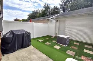 8606 Beaver Creek Dr, Charlotte, NC 28269 - Photo 18