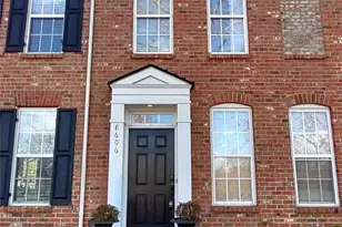 8606 Beaver Creek Dr, Charlotte, NC 28269 - Photo 2