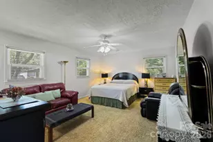 3326 Dunaire Dr, Charlotte, NC 28205 - Photo 12