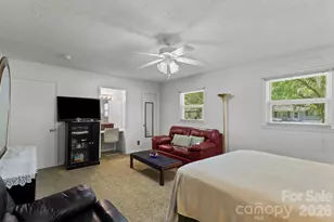 3326 Dunaire Dr, Charlotte, NC 28205 - Photo 14