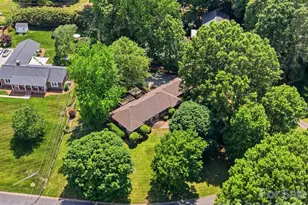 5705 Foxcrest Dr, Mint Hill, NC 28227 - Photo 6