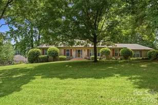 5705 Foxcrest Dr, Mint Hill, NC 28227 - Photo 2