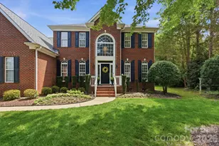 8603 Tintinhull Ln, Waxhaw, NC 28173 - Photo 2