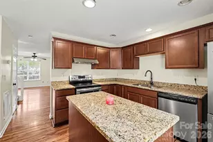 5833 Cougar Ln, Charlotte, NC 28269 - Photo 4