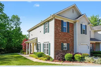 8917 Cinnabay Drive, Charlotte, NC 28216 - Photo 2