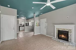 8917 Cinnabay Dr, Charlotte, NC 28216 - Photo 4