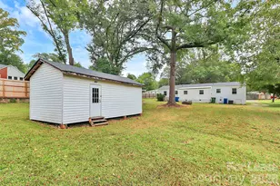 405 Pine St, Mount Holly, NC 28120 - Photo 18
