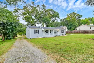 405 Pine St, Mount Holly, NC 28120 - Photo 1