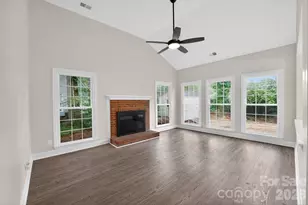 395 Runnymede Dr, Rock Hill, SC 29732 - Photo 6