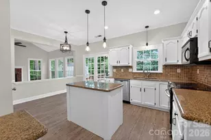 395 Runnymede Dr, Rock Hill, SC 29732 - Photo 2