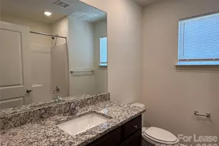 2025 Oakdale Rd, Charlotte, NC 28216 - Photo 12