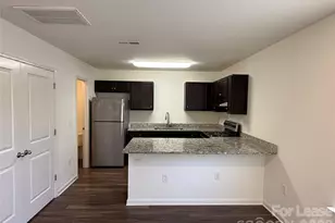 2025 Oakdale Rd, Charlotte, NC 28216 - Photo 4