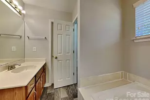5414 Crisfield Rd, Charlotte, NC 28269 - Photo 8