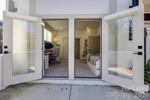 2319 Wesley Village Rd, Charlotte, NC 28208 - Photo 2