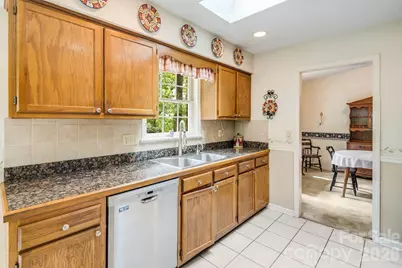 636 Goldview Drive, Hendersonville, NC 28791 - Photo 4