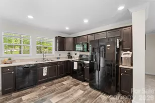 1316 Wiscassett St, Albemarle, NC 28001 - Photo 8
