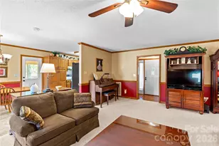 158 Bonnie Ln, Statesville, NC 28625 - Photo 8
