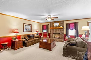 158 Bonnie Ln, Statesville, NC 28625 - Photo 4